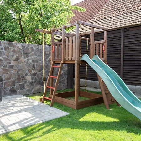 Rodinné apartmány Alex&Gregor Bešeňová Esterno foto