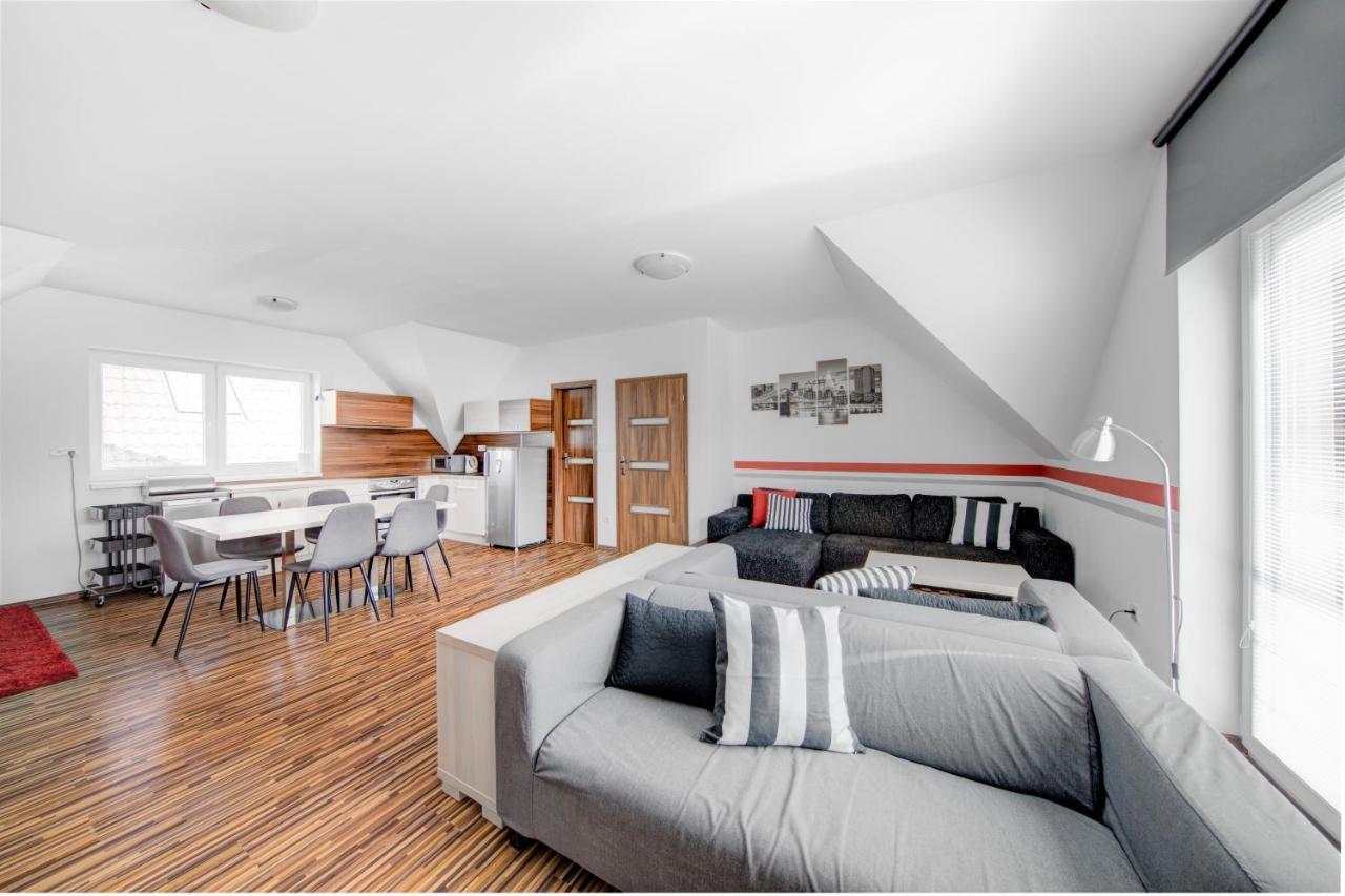 Rodinné apartmány Alex&Gregor Bešeňová Esterno foto